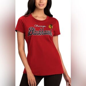 NWT Womens Chicago Blackhawks Cute Red Super Soft V-Neck Logo Shirt Size Medium